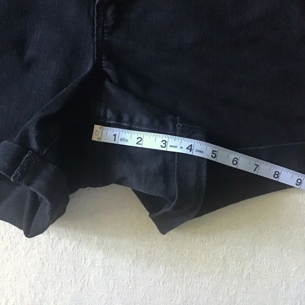 Old Navy Mid Rise Boyfriend Shorts Woman’s Size 20 Black Distressed Cuffed Hem - Picture 7 of 9